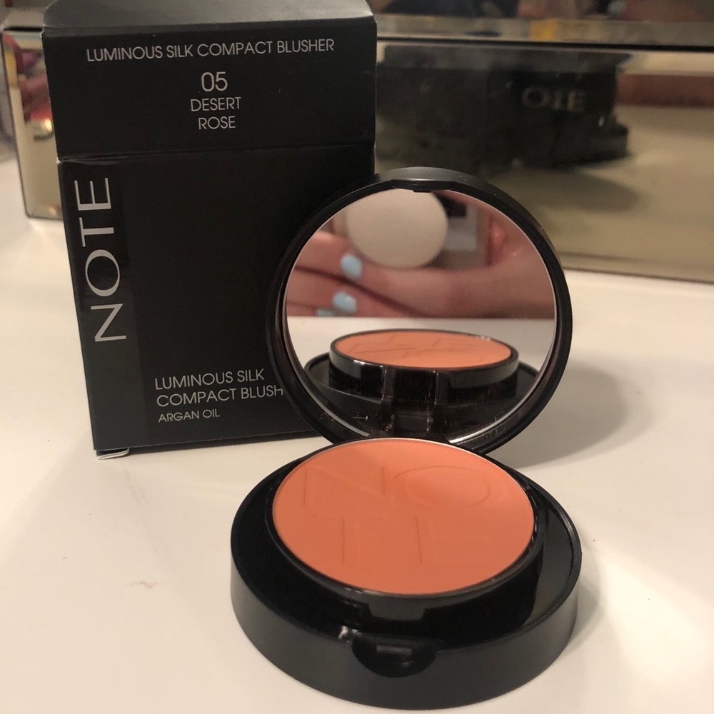 Note compact blush